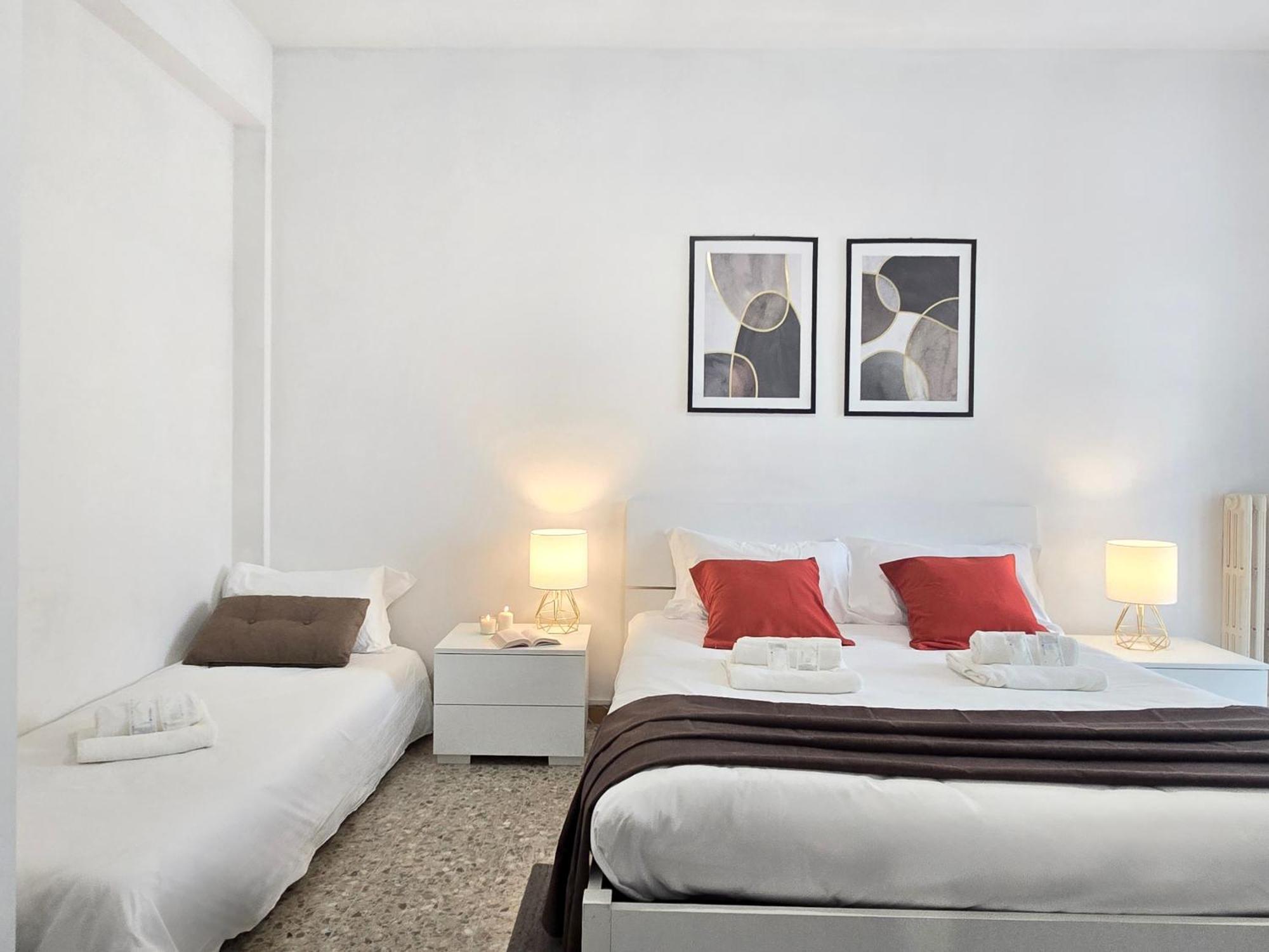 Romeway Apartment - Metro & Parking Kültér fotó